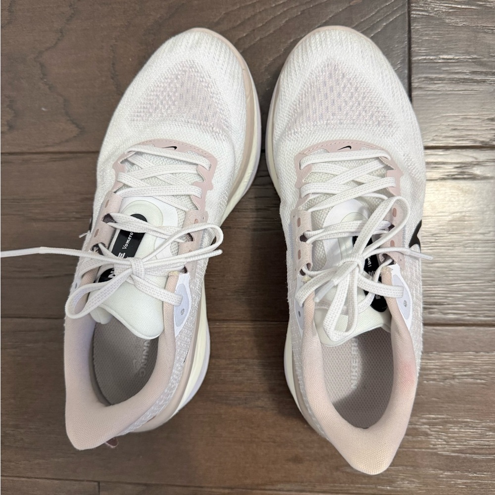 Nike Vomero 17 Running Shoes